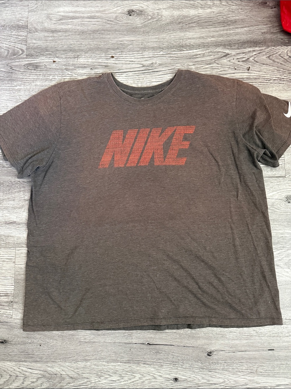 Nike Men’s Short Sleeve Logo Tee - Charcoal with Red Graphic